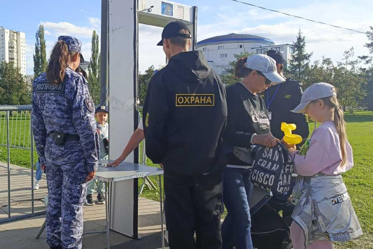 Росгвардия обеспечила общественный порядок на фестивалях «Молочная страна» и «АйДаФест» в Уфе