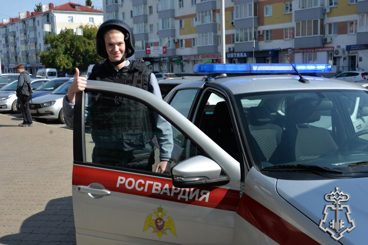В Уфе продолжает работу мобильный агитационный пункт Росгвардии