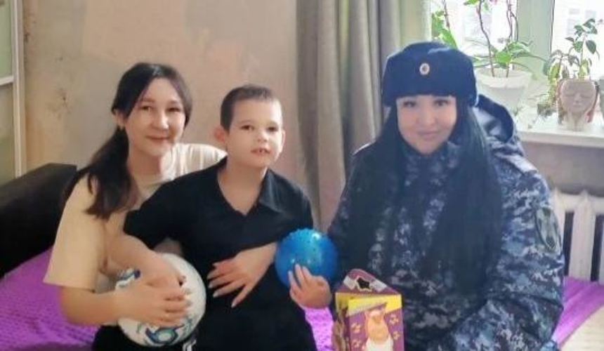 Сотрудники вневедомственной охраны Ишимбая исполнили новогоднюю мечту особенного ребенка в рамках проекта Елка Желаний