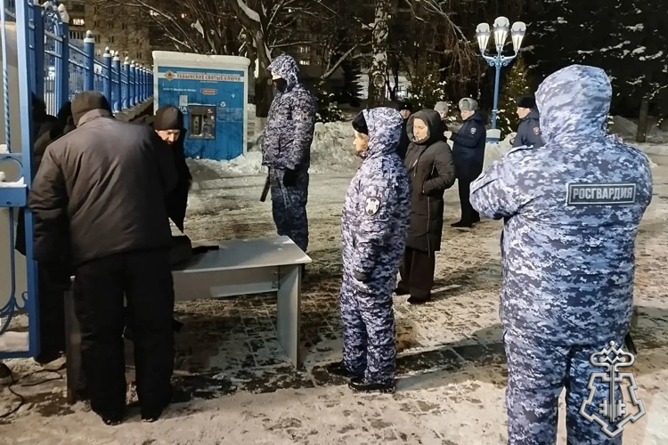 Росгвардейцы обеспечили безопасность граждан в период празднования Рождества Христова