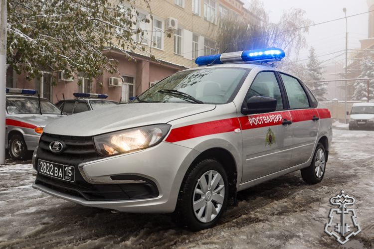 Бдительность сотрудников банка и Росгвардии спасла пенсионерку из Уфы от мошенников