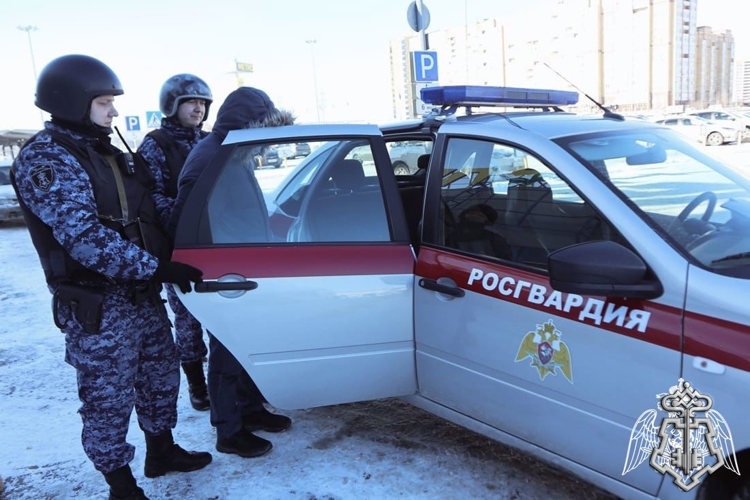 Сотрудники Росгвардии задержали подозреваемого в хищении товарно материальных-ценностей в Уфе