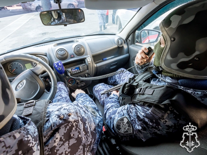 В Уфе росгвардейцы задержали мужчину, подозреваемого в хищении товаров из магазина «Фамилия»
