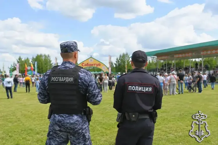 Сотрудники вневедомственной охраны Росгвардии приняли участие в обеспечении общественного порядка во время празднования Сабантуя в Республике Башкортостан