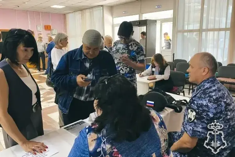 Сотрудники Отдела вневедомственной охраны по городу Сибаю приняли участие во Всероссийской ярмарке трудоустройства