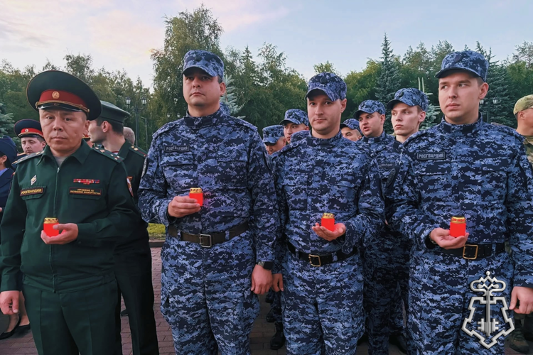 Сотрудники Управления вневедомственной охраны Росгвардии по Республике Башкортостан приняли участие в акции «Свеча памяти»