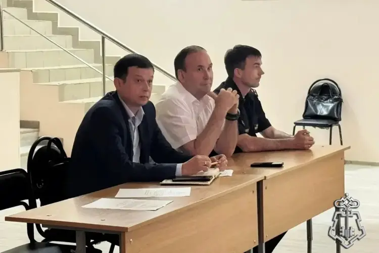 Начальник Управления вневедомственной охраны Росгвардии по Республике Башкортостан принял участие в обсуждении вопросов безопасности гимназии №16 города Уфы