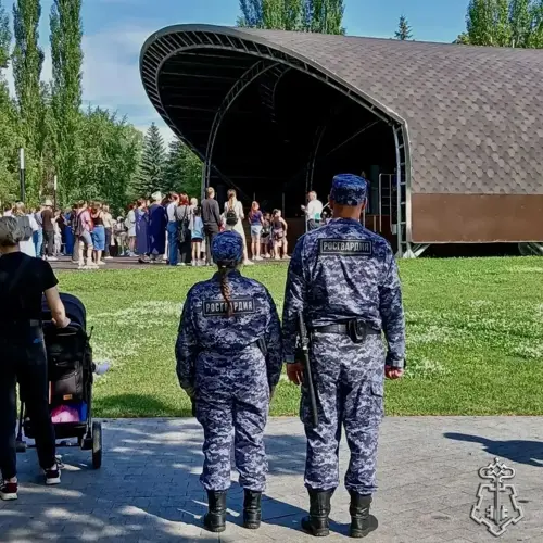 В Башкортостане сотрудники вневедомственной охраны Росгвардии обеспечили безопасность праздничных мероприятий, посвященных Дню семьи, любви и верности