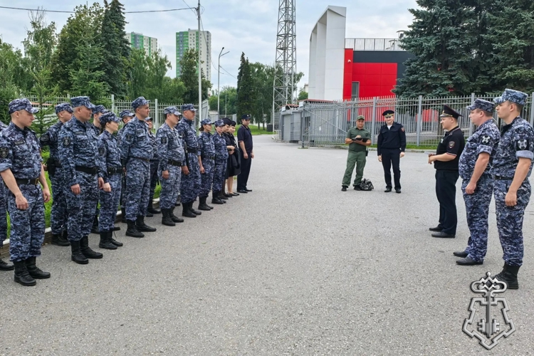 В Уфе сотрудники вневедомственной охраны Росгвардии обеспечили общественный порядок при проведении футбольного матча