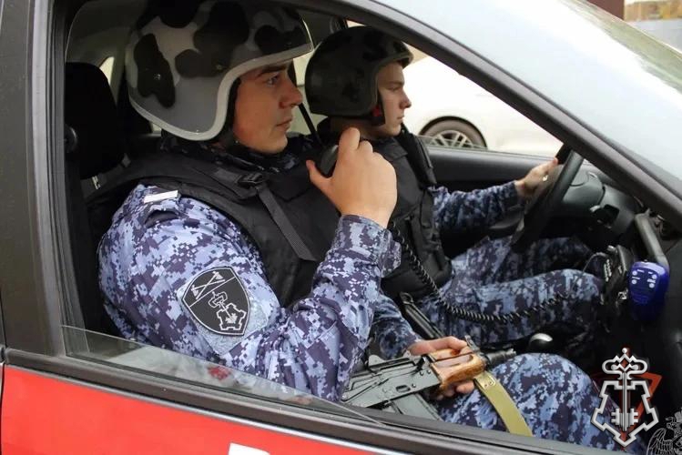 В городе Стерлитамаке сотрудники Росгвардии задержали несовершенолетних, подозреваемых в краже и вымогательстве