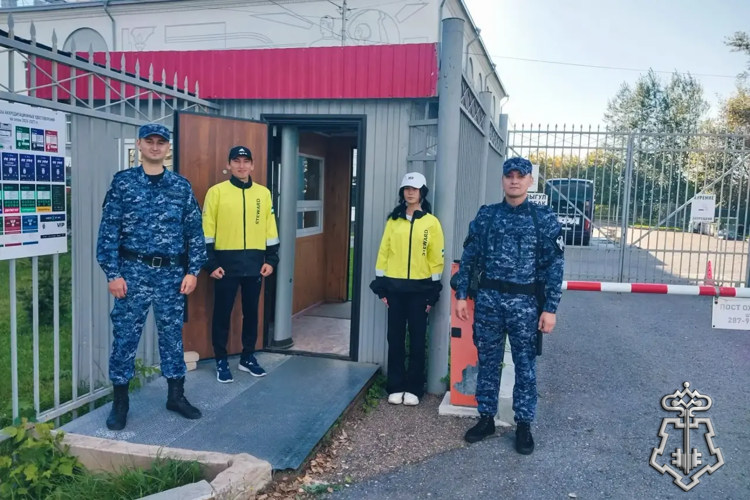Сотрудники Росгвардии обеспечили безопасность футбольного матча в Уфе