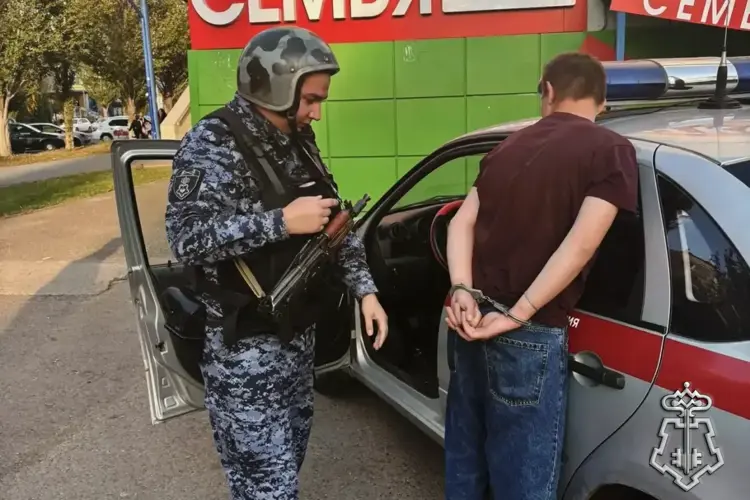 Удар в лицо вместо оплаты: в Сипайлово наряд вневедомственной охраны задержал агрессивного злоумышленника
