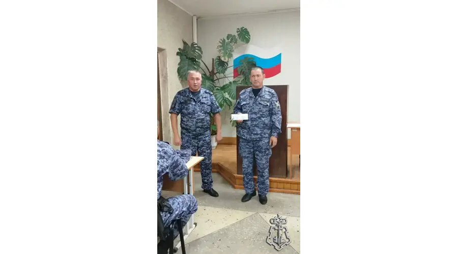 В МОВО по Мелеузовскому району ветерану боевых действий вручили удостоверение и заслушали рассказ о командировке в зону СВО