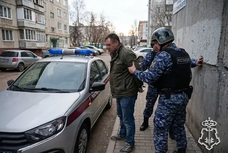 С оружием в кармане: в Уфе росгвардейцы помогли задержать рецидивиста