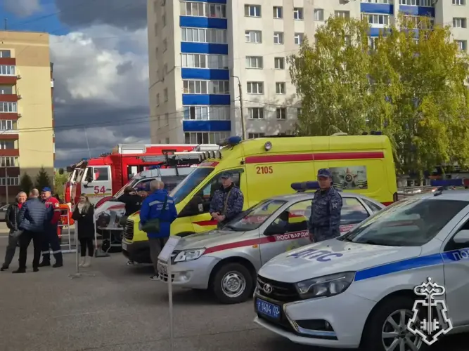 В Стерлитамаке росгвардейцы приняли участие в смотре готовности сил гражданской обороны